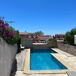 Pour 4 face à la piscine