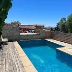 Pour 4 face à la piscine