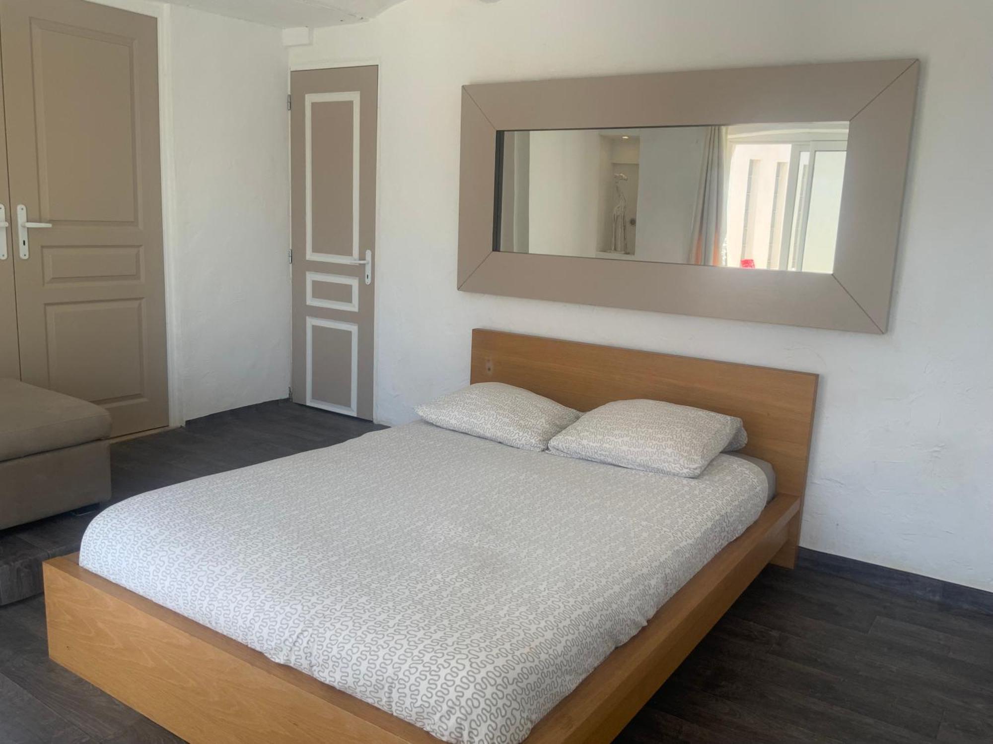 Pour 4 Face à La Piscine Appartement *
