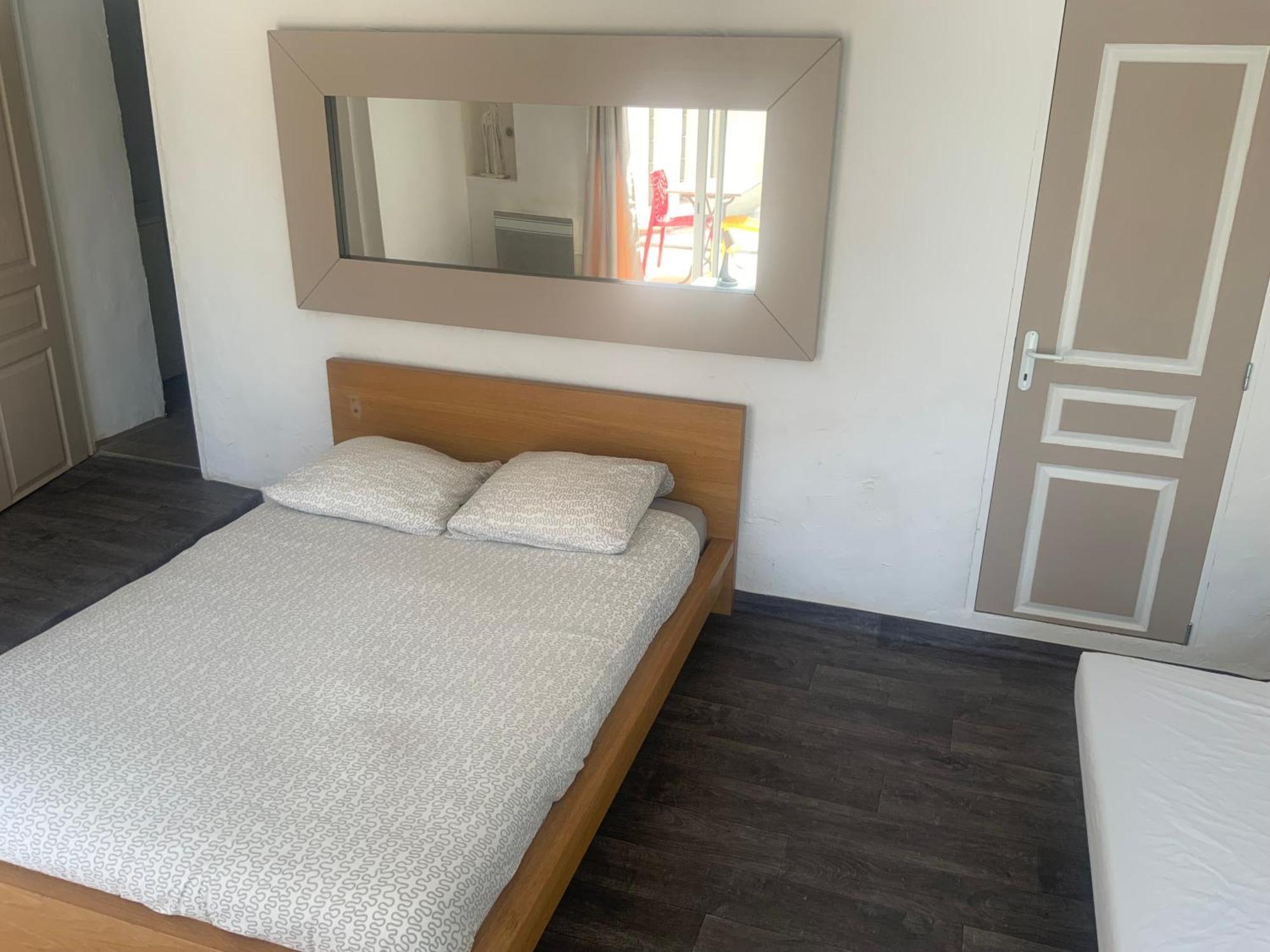 Appartement Pour 4 Face à La Piscine Marseille
