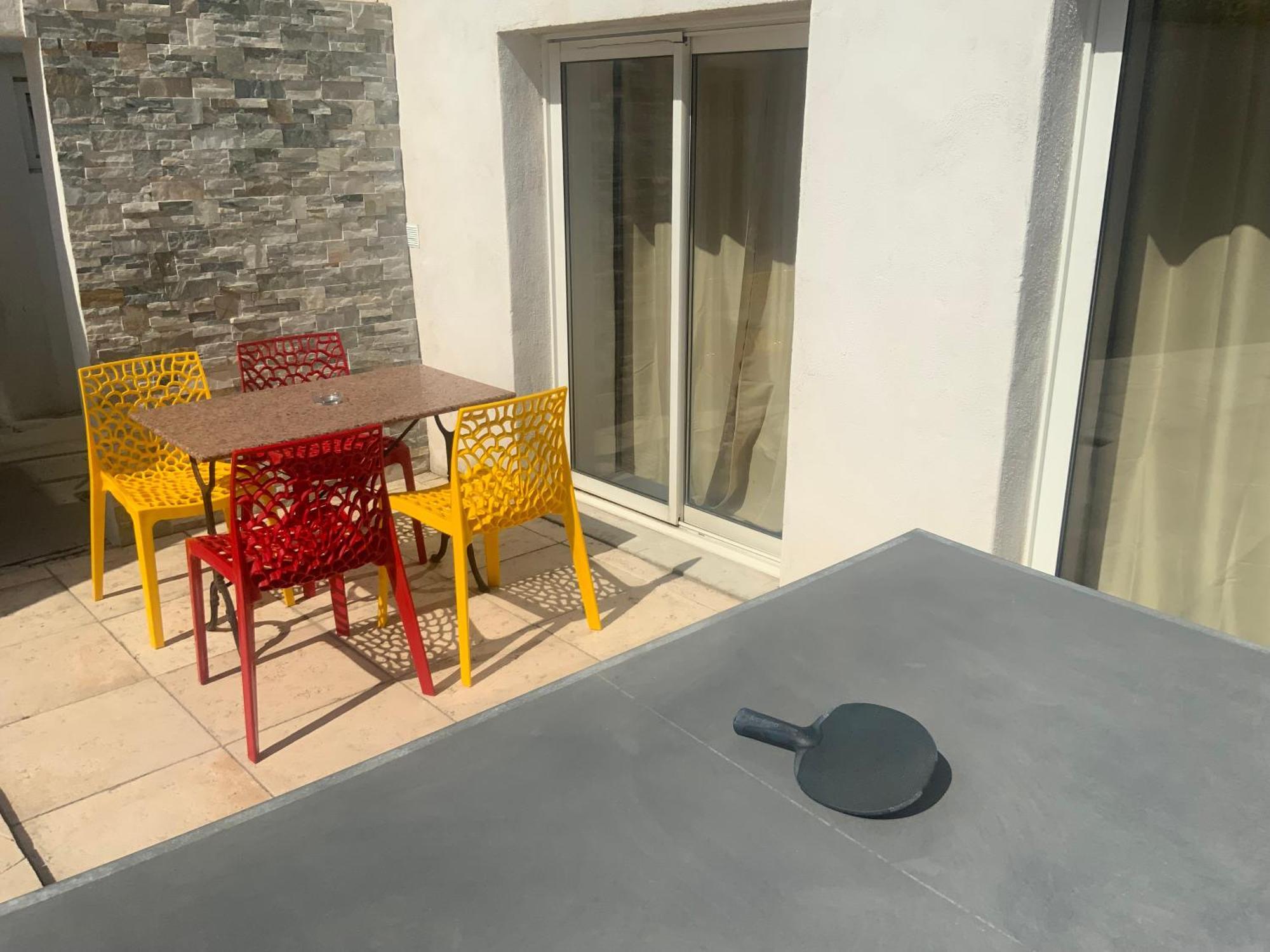 Pour 4 Face à La Piscine Appartement *