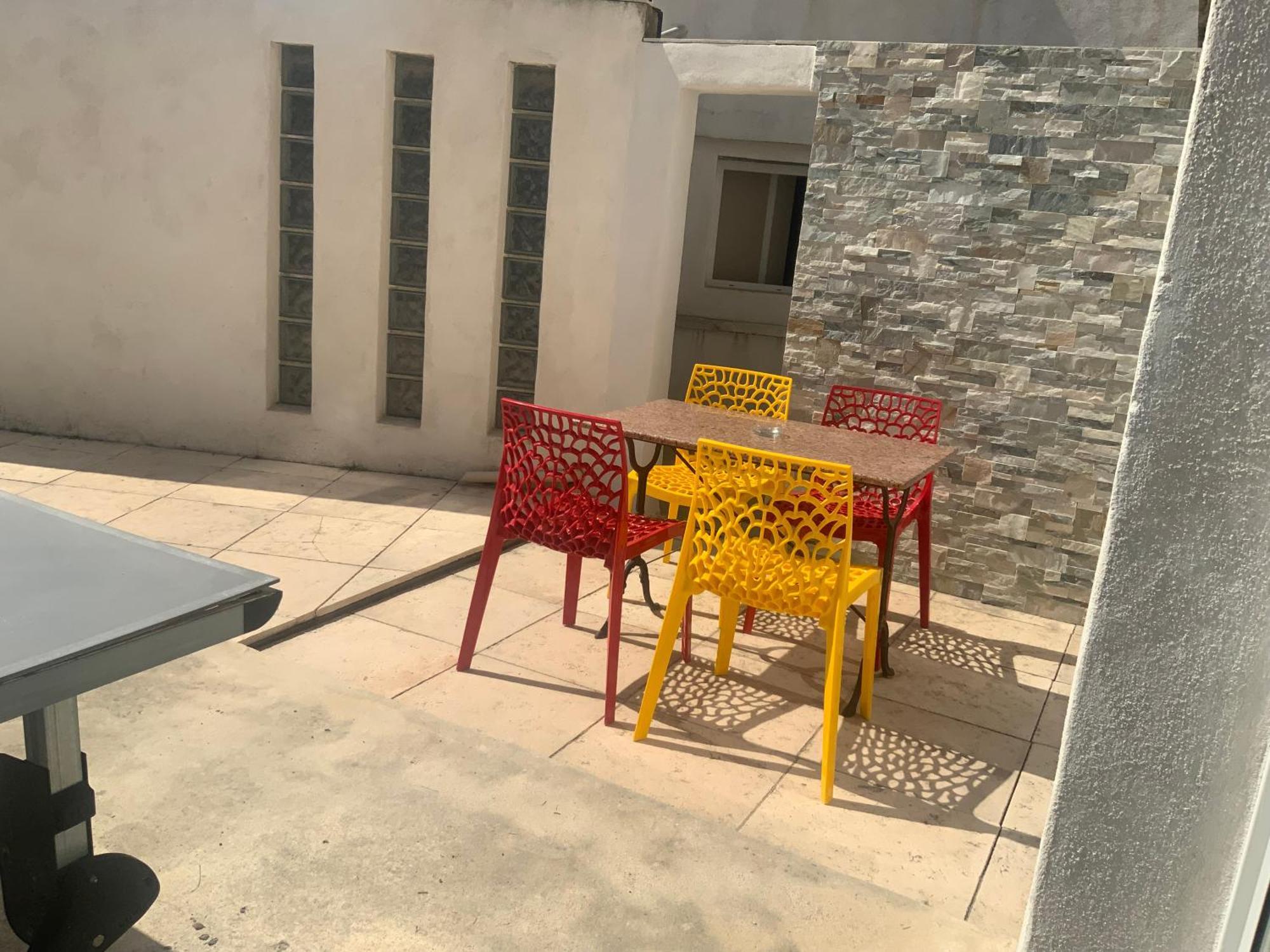 Pour 4 Face à La Piscine Marseille